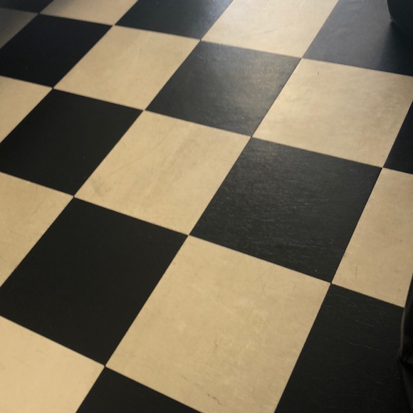 Meet your Posher, Kristen - Picture 1 of 1